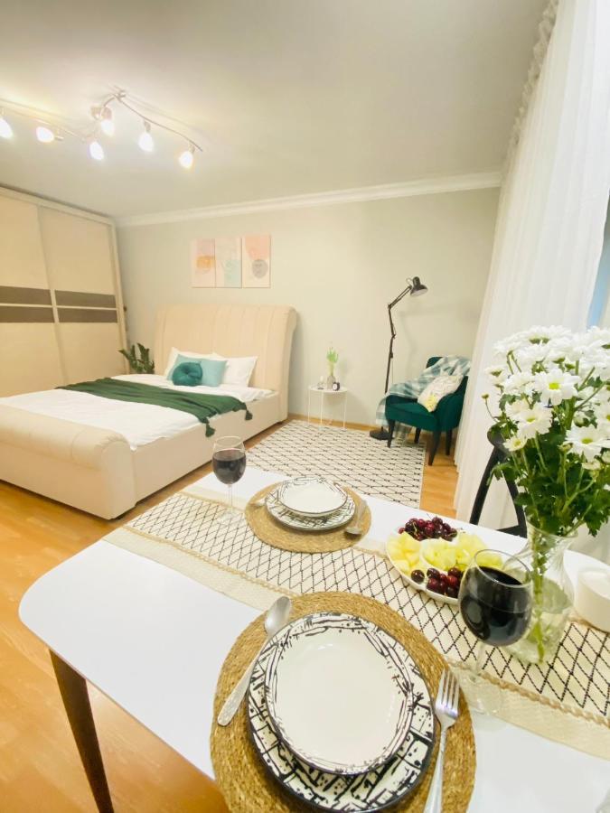 Like Home Apartments Timiryazev Street Ałma Ata Zewnętrze zdjęcie
